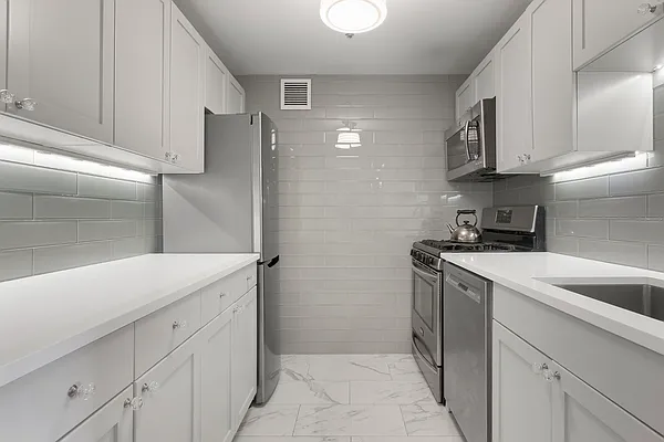 Sold by Christie's International Real Estate Group, LLC | media 3