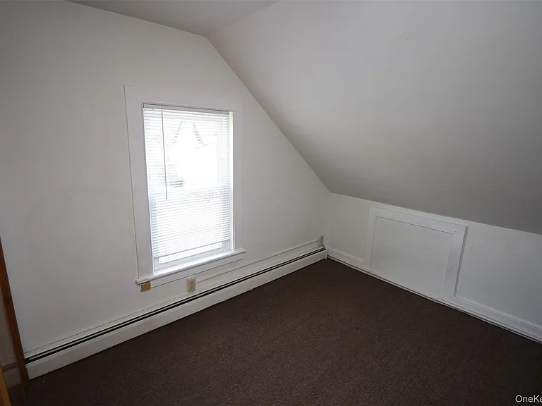4 Schoolhouse Ln — Photo 11