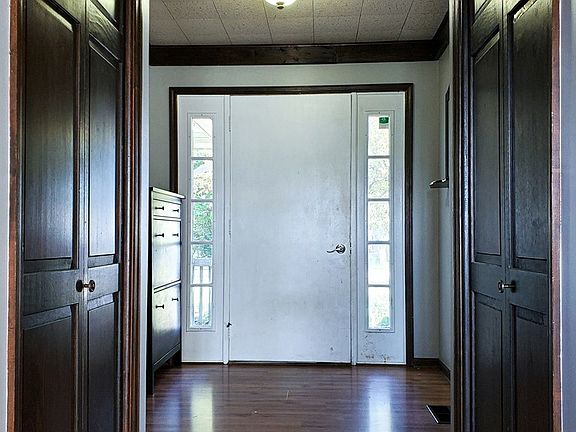 2nd image of 210 Allen St