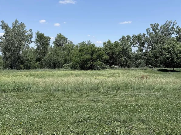 1028 Brickyard Dr, Hooper, NE 68031