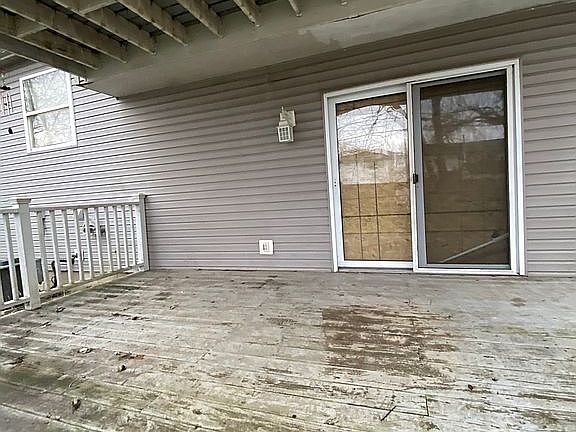 3rd image of 858 Gulliver Dr