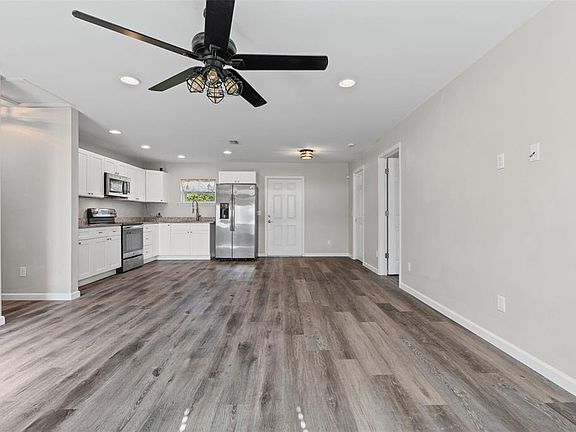 4th image of 18386 LOCKLANE AVENUE