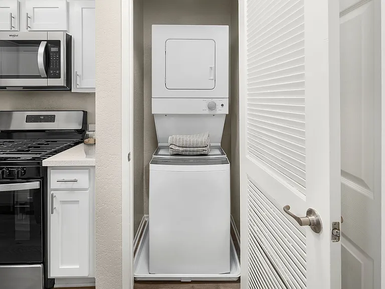 Green Valley Apartments — Photo 10