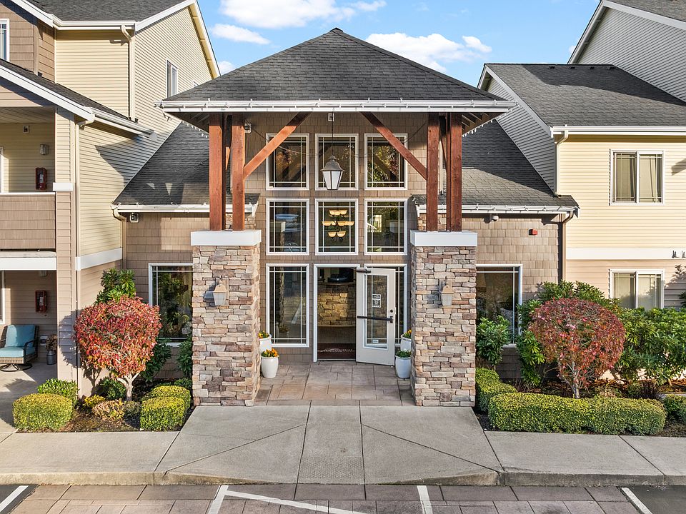 Clubhouse + Leasing Office