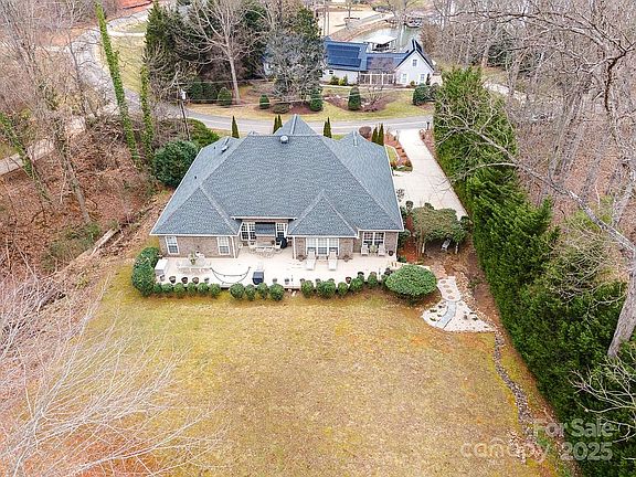 2nd image of 176 Patternote Rd