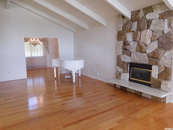 5th image of 1606 E Monaco Cir