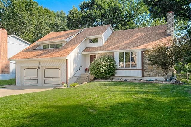 1st image of 18820 E Hanthorne Dr