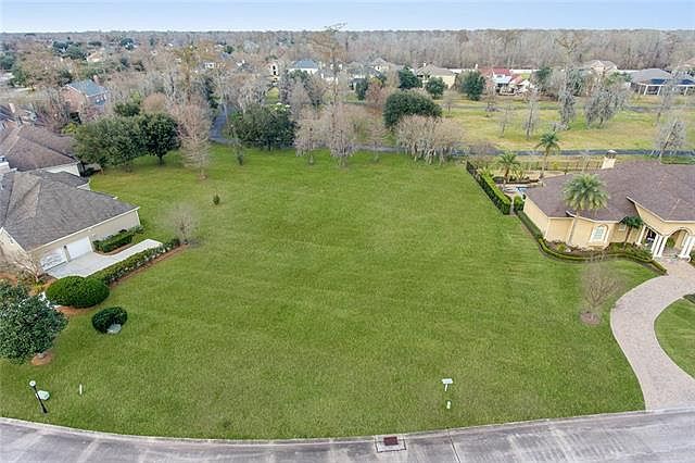 1st image of 22 Forest Oaks Dr