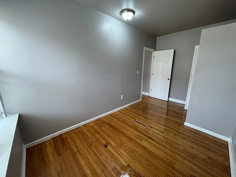 1617 W 78th St #2 — Photo 11