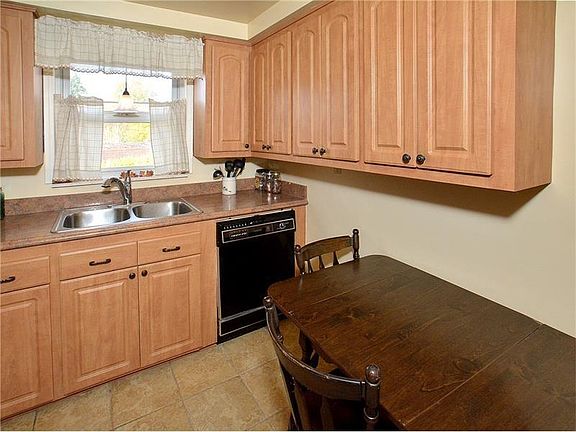 3rd image of 5205 Shirley St