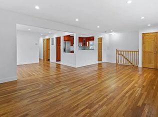 20506 26th Ave #22, Bayside, NY 11360