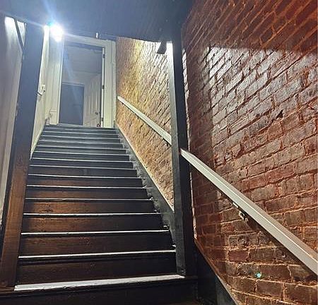 4th image of 138 Edgewood Ave NE