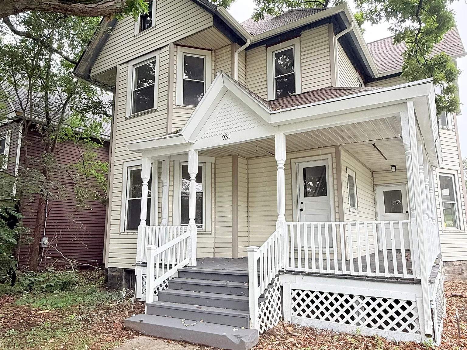 4 bed, 2472 sqft, $1,695 — Photo 2