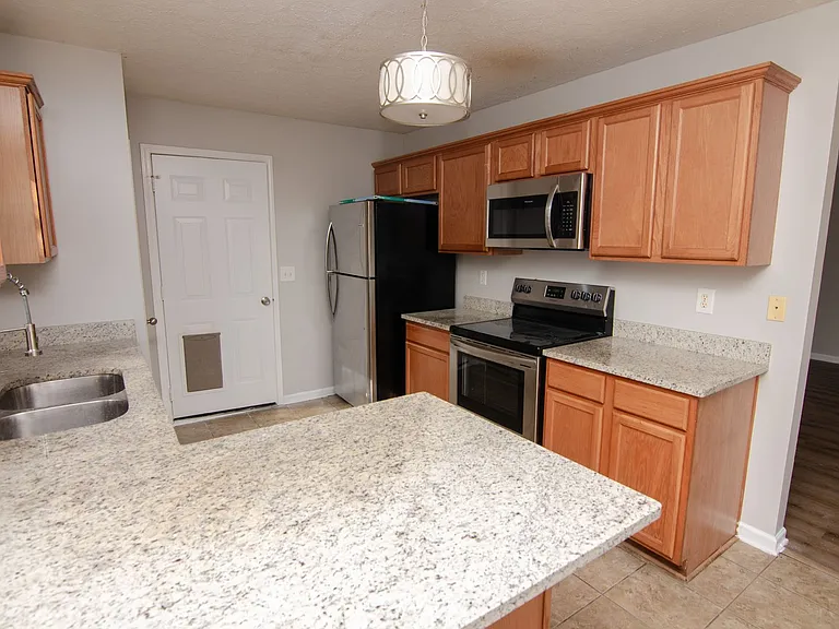 1912 Portview Dr — Photo 6