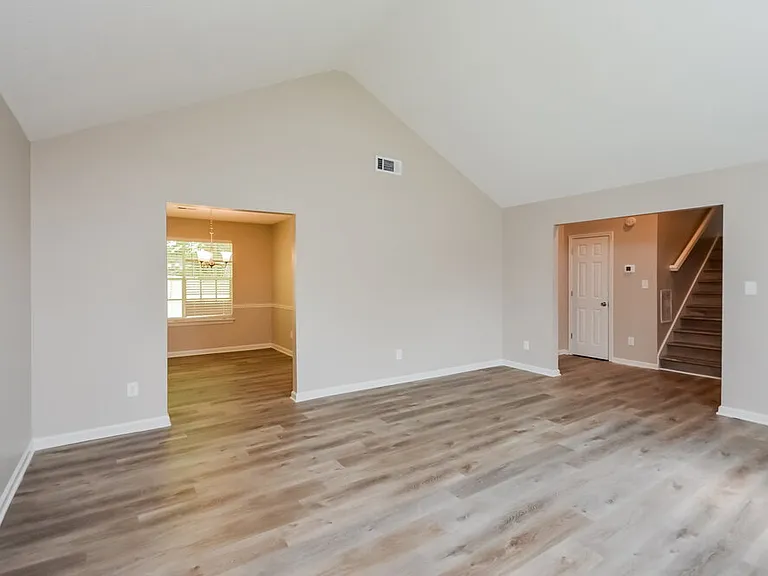 6474 Rebecca Way — Photo 4