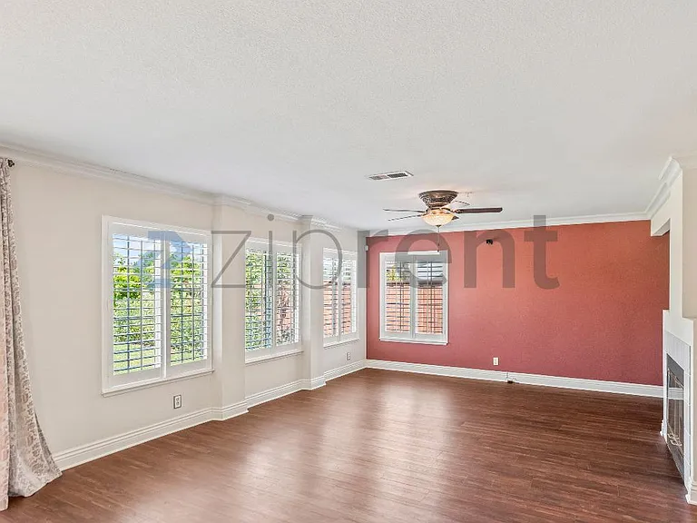 1366 Jayhawk Ln — Photo 10
