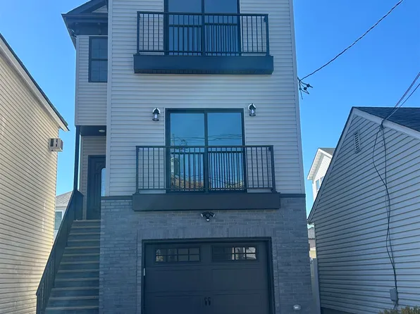 48 Evergreen St, Bayonne, NJ 07002