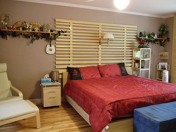 Master BR HWD/walk in closet