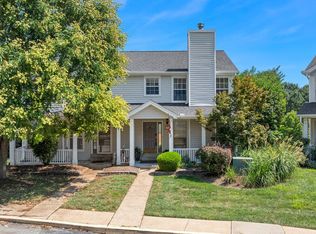 1450 Whispering Creek Dr, Ballwin, MO 63021