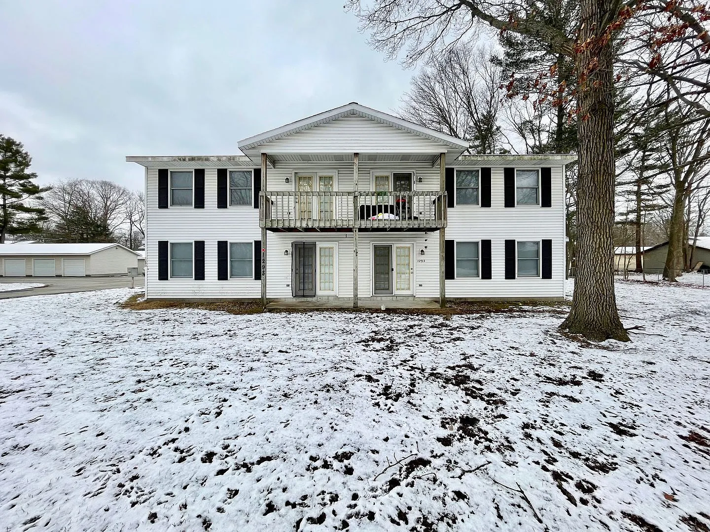 2 bed, 1.0 bath, 775 sqft, $1,250 — Photo 1