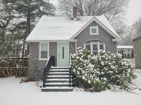 33 Chestnut St, Pearl River, NY 10965