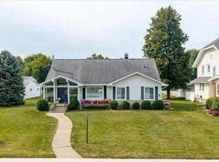 111 E 7th St, Gridley, IL 61744