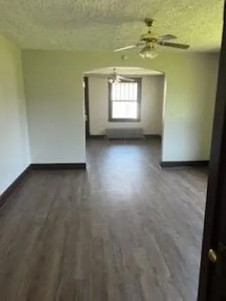 115 Grass Ave — Photo 3