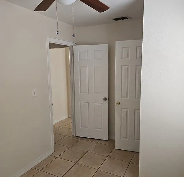 907 W Anderson St #B — Photo 11