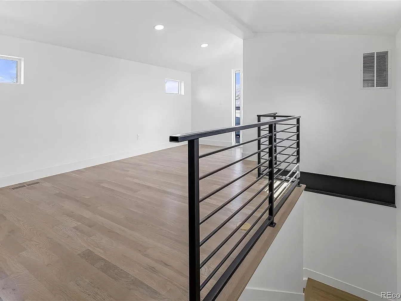 3 bed, 2542 sqft, $5,500 — Photo 4