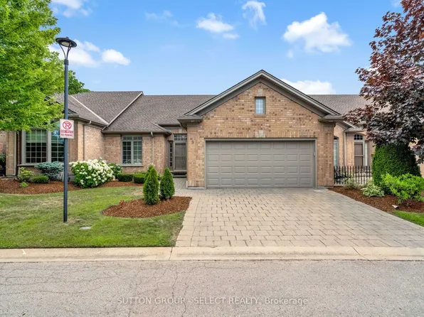 140 McGarrell Dr #9, London, ON N6G 5J1