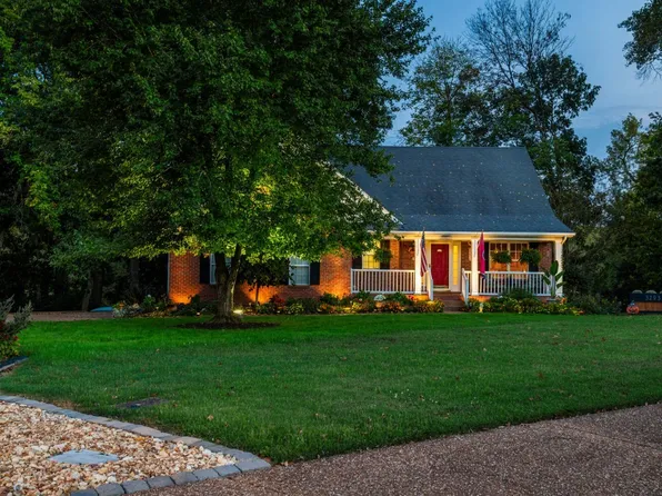 3289 River Walk Dr, Nashville, TN 37214