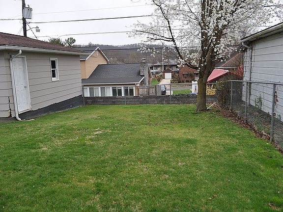 5th image of 2808 Gilbert Ave