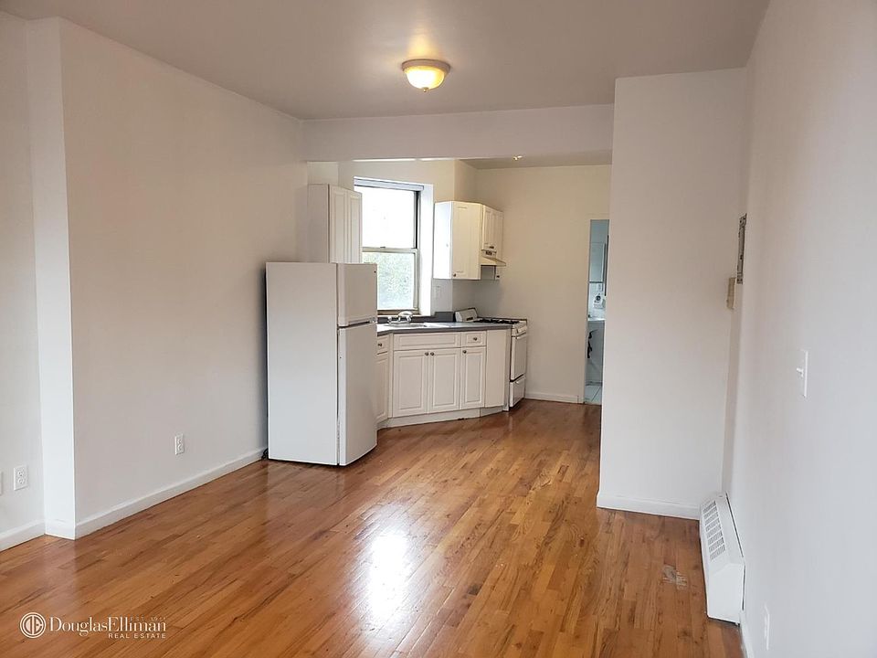 1st image of 2015 1st Ave APT 4B