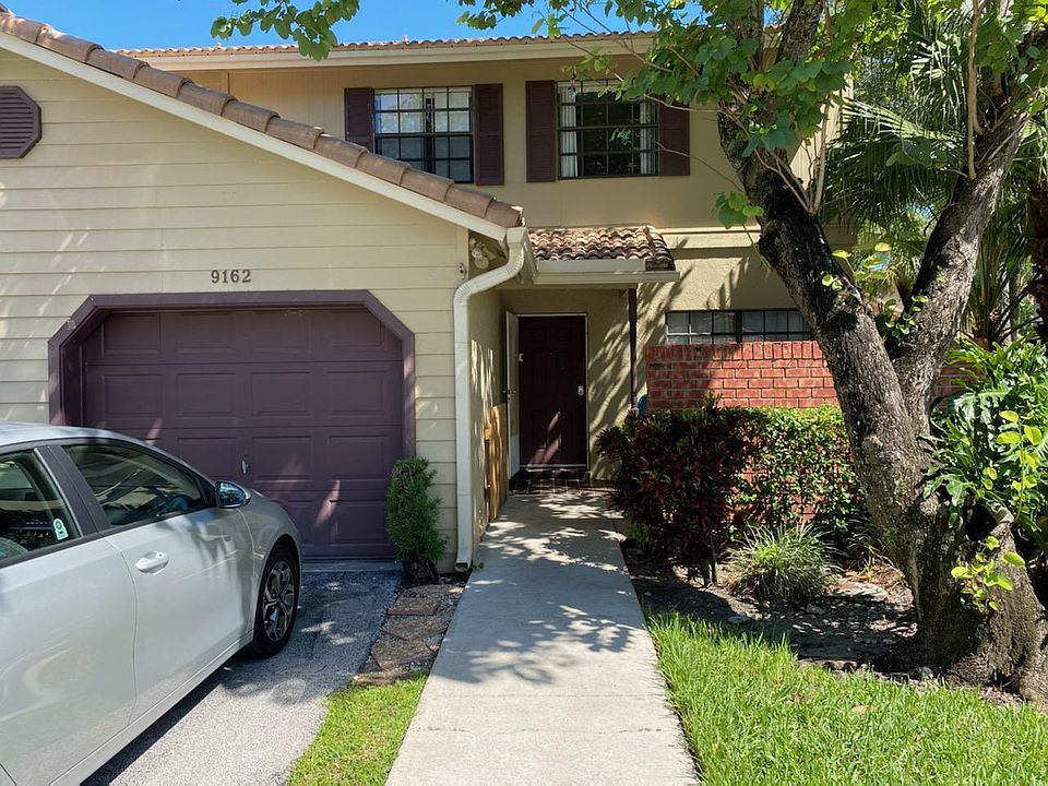 1st image of 9162 Vineyard Lake Dr