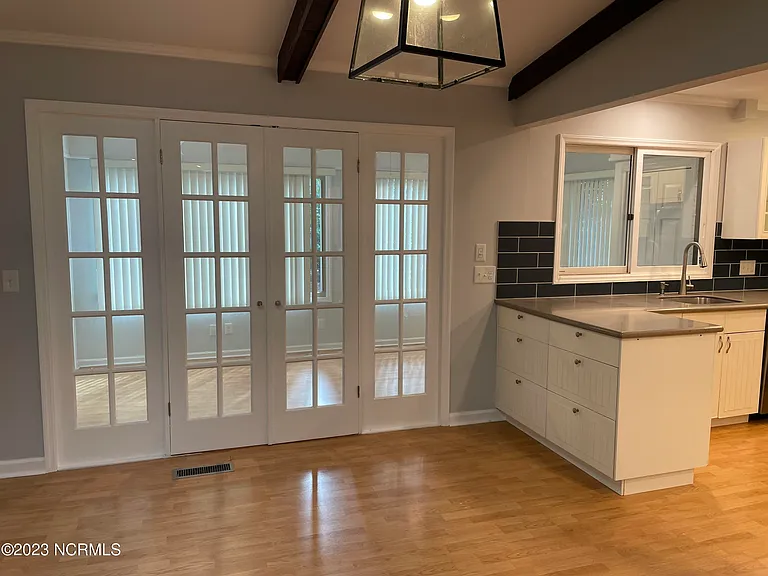 55 Salem Dr — Photo 8