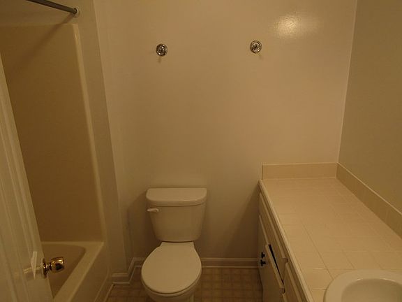 5th image of 406 Brice St