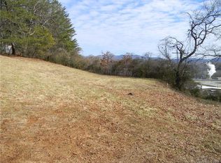 59 E Rogers St, Franklin, NC 28734