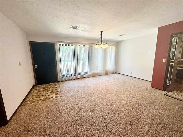 2901 Old Mallard Rd — Photo 3