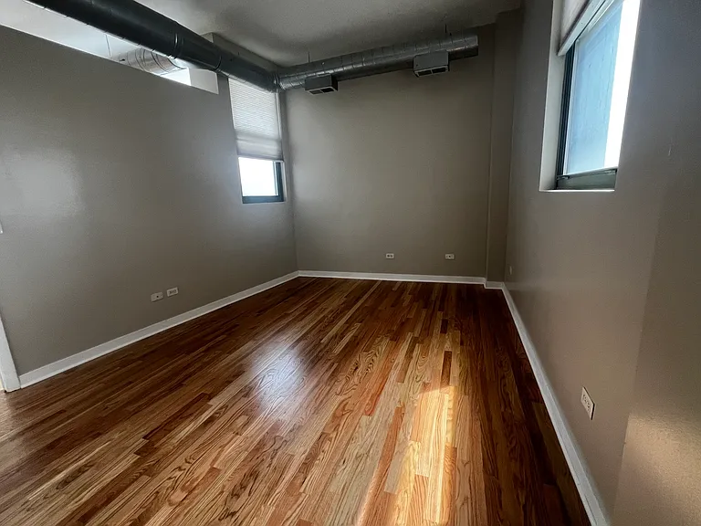 2001 S Calumet Ave #508 — Photo 22