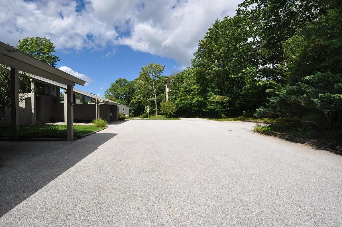 3 bed, 2.0 bath, 1660 sqft, $2,800 — Photo 4