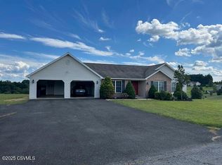 16 Sunland Dr, Danville, PA 17821