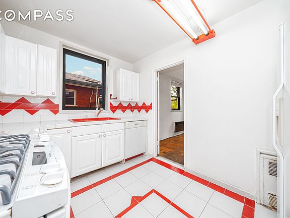5th image of 1199 E 53rd St APT 2