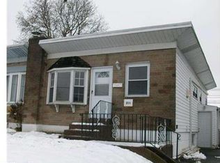 211 Hoffman Rd, Ridley Park, PA 19078