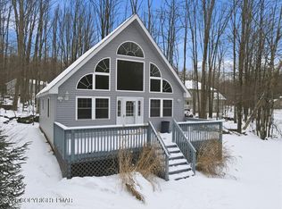 102 Chitimacha Dr, Pocono Lake, PA 18347