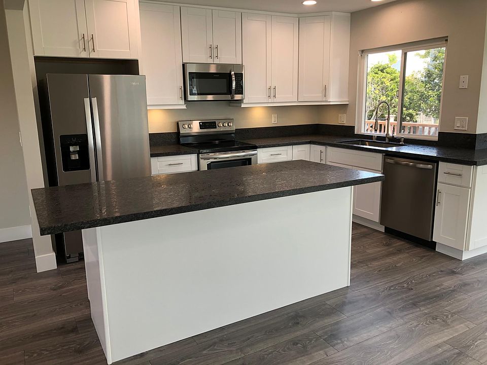 Kitchen and Island.
