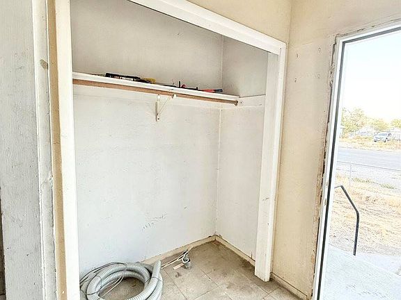 5th image of 460 E 5th St