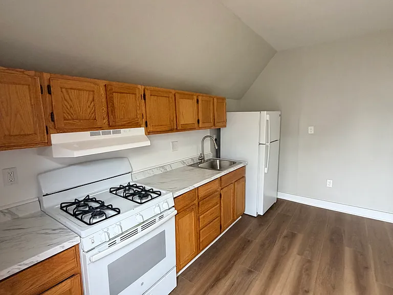 24 Shelter St #2-0 — Photo 4