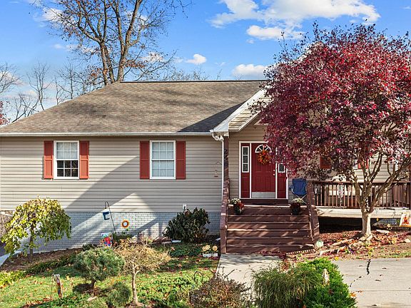 3rd image of 246 Jessamine Pl