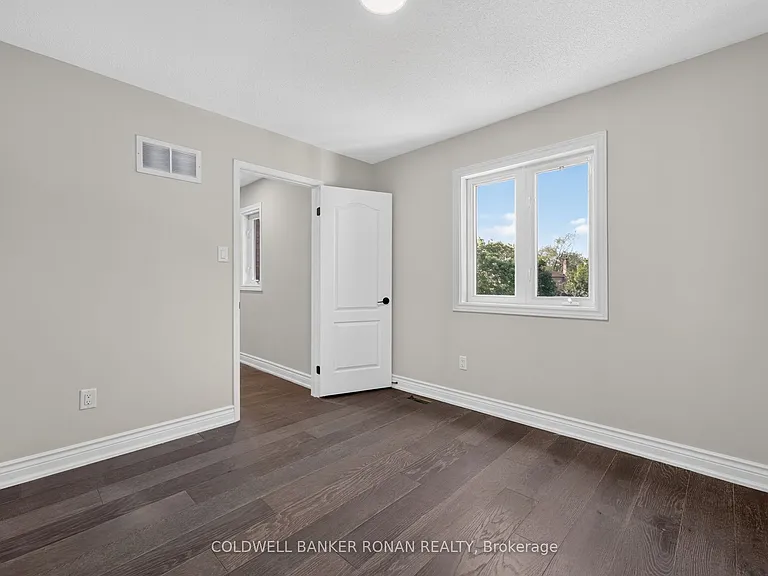 8 McCullough Ave — Photo 26