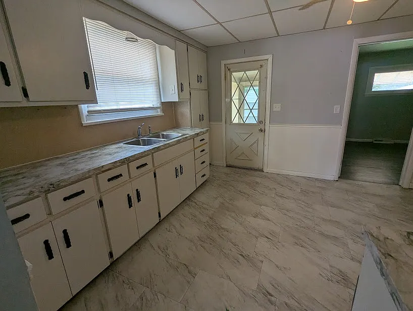 3 bed, 981 sqft, $1,050 — Photo 4